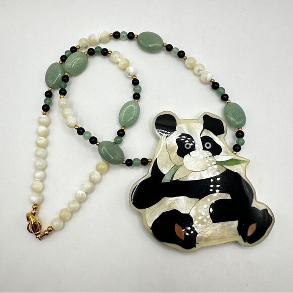 RARE Vintage 16" Lee Sands Panda with Mother of Pearl, Onyx/Jadeite necklace! - Picture 5 of 15